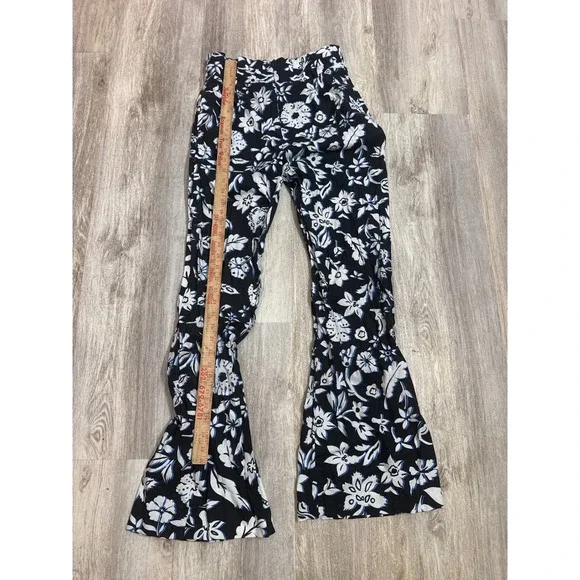 Zara Floral High Waisted Wide Leg Flare Pants Black White Blue Boho Size Medium - Picture 3 of 9